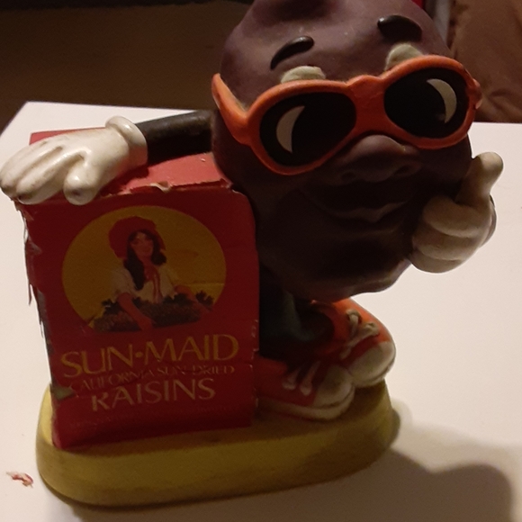 California Raisin Bank - Picture 1 of 5